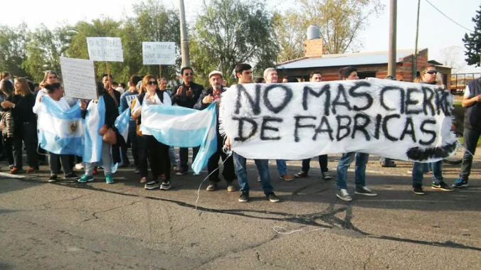 Más de 31 mil empresas menos y una fuerte caída del empleo registrado en Argentina