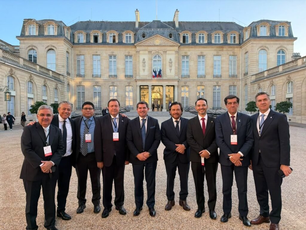 Vidal sigue de reuniones en París: la agenda del gobernador en Francia